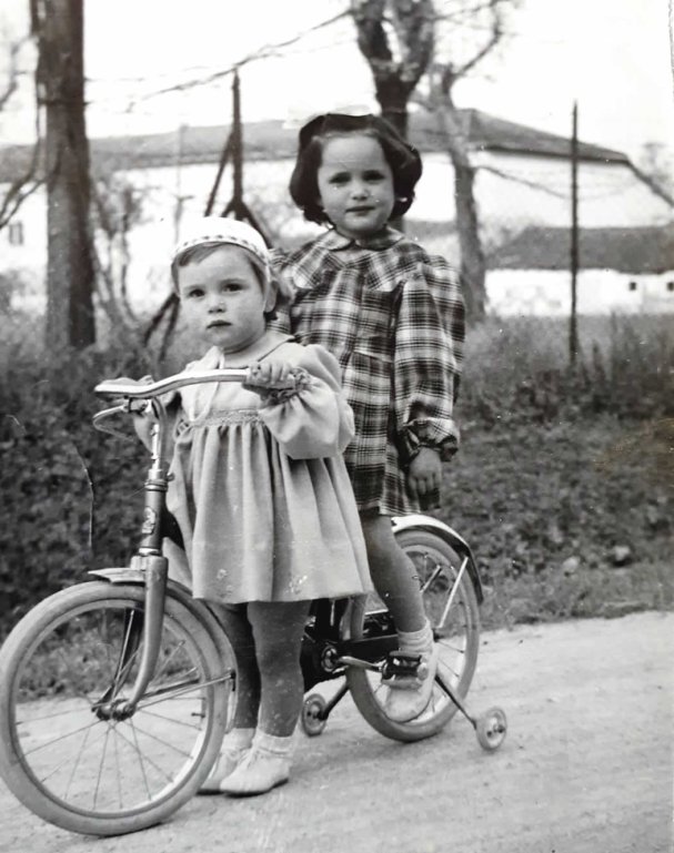 Paola Reggiani e maestra Lolli